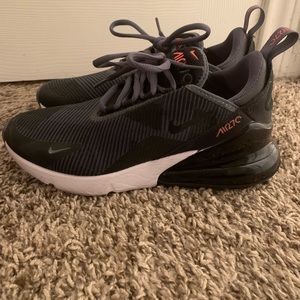 Nike air max 270 size 5.5y (women size 7)